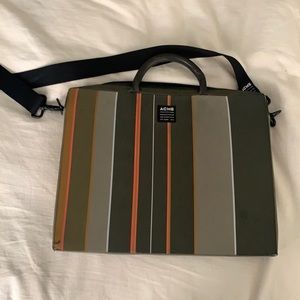 Acme laptop carrying bag
